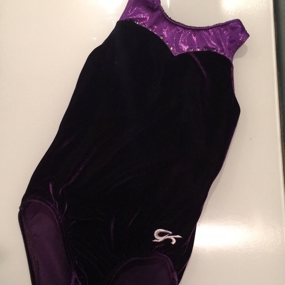Lot of four gymnastics bodysuits. - Picture 3 of 5